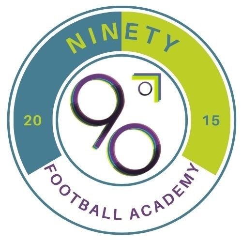 أكاديمية 90 